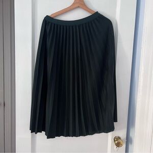 SHEIN pleated midi green skirt